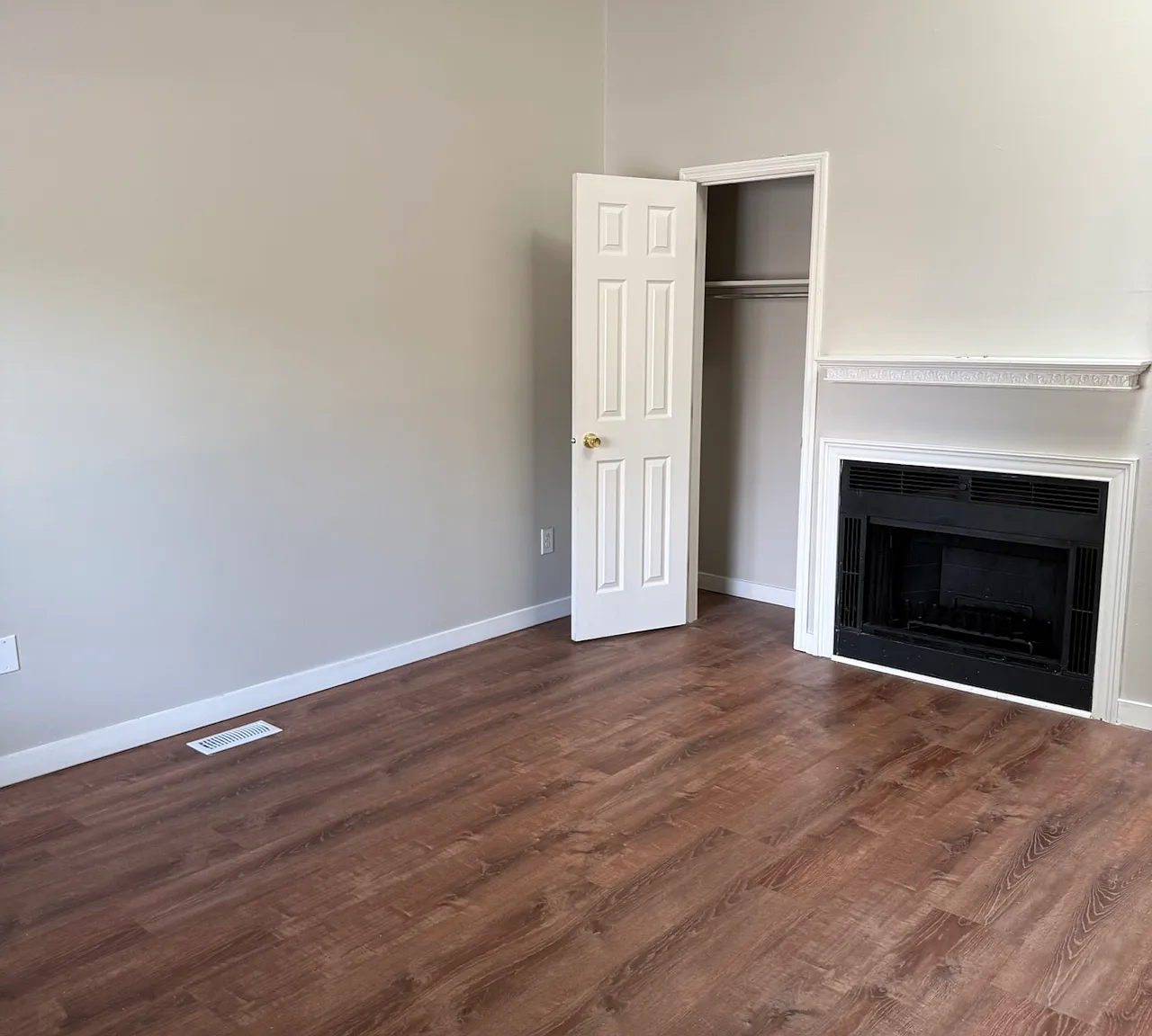 2 bed, 1250 sqft, $2,200 — Photo 1
