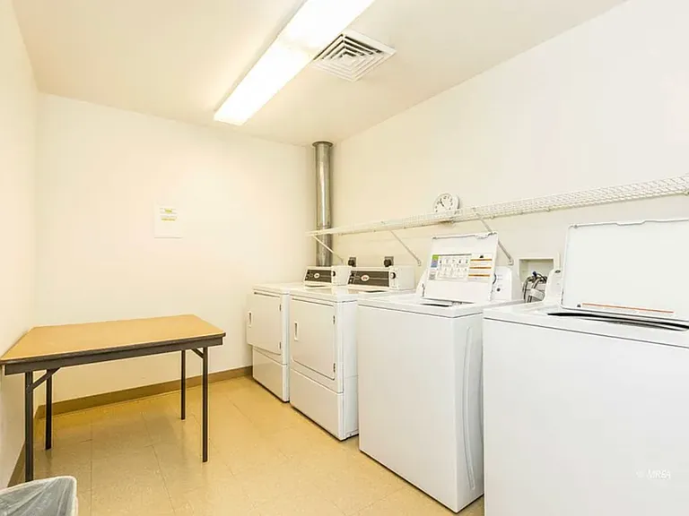 555 Highland Dr #115 — Photo 22