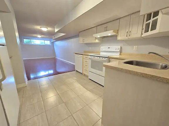 5th image of 585 Montcalm Ave #2