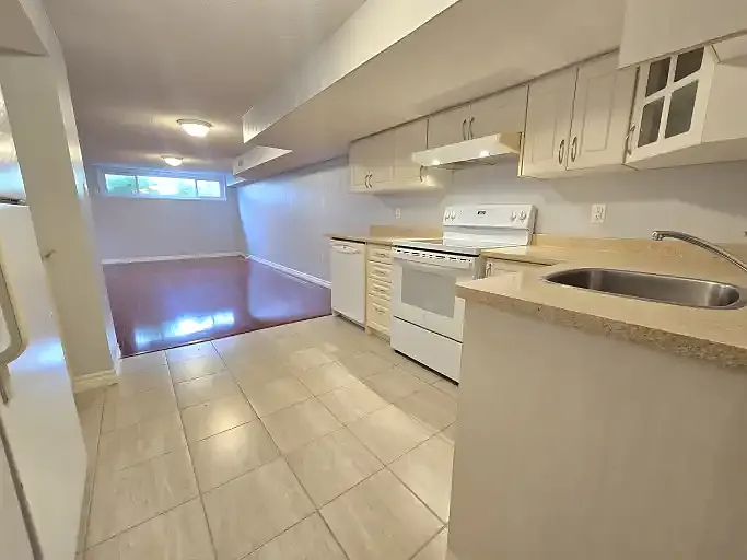 585 Montcalm Ave #2 — Photo 5