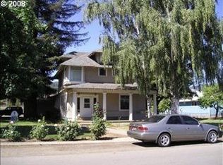 216 E 4th Ave, Riddle, OR 97469