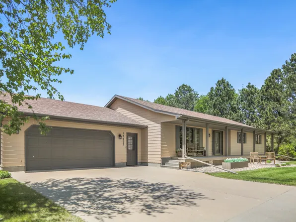 12977 Richmond Heights Dr, Aberdeen, SD 57401