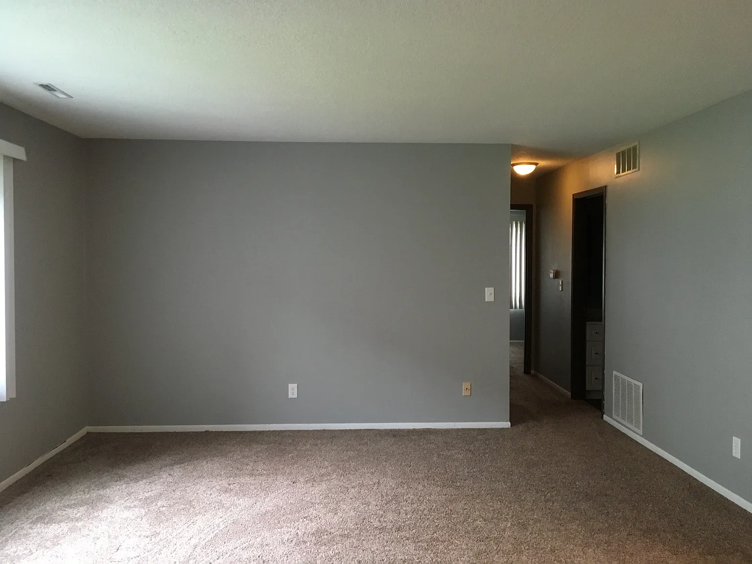 Cobblestone Apartments — Photo 2
