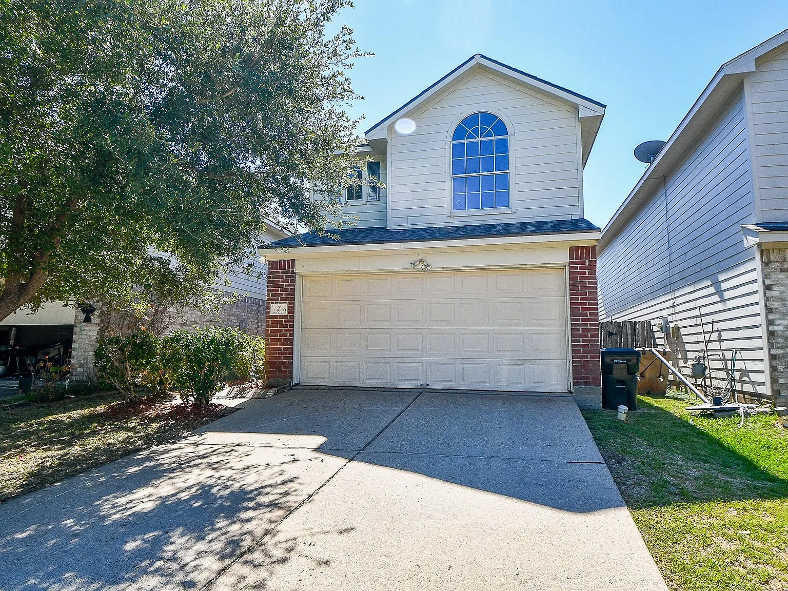 4 bed, 2.5 bath, 2169 sqft, $2,200 — Photo 3