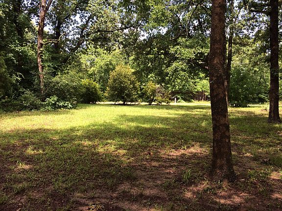 3rd image of 306 Forest Ln