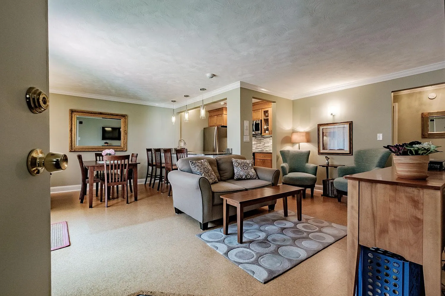 2 bed, 900 sqft, $2,825 — Photo 3