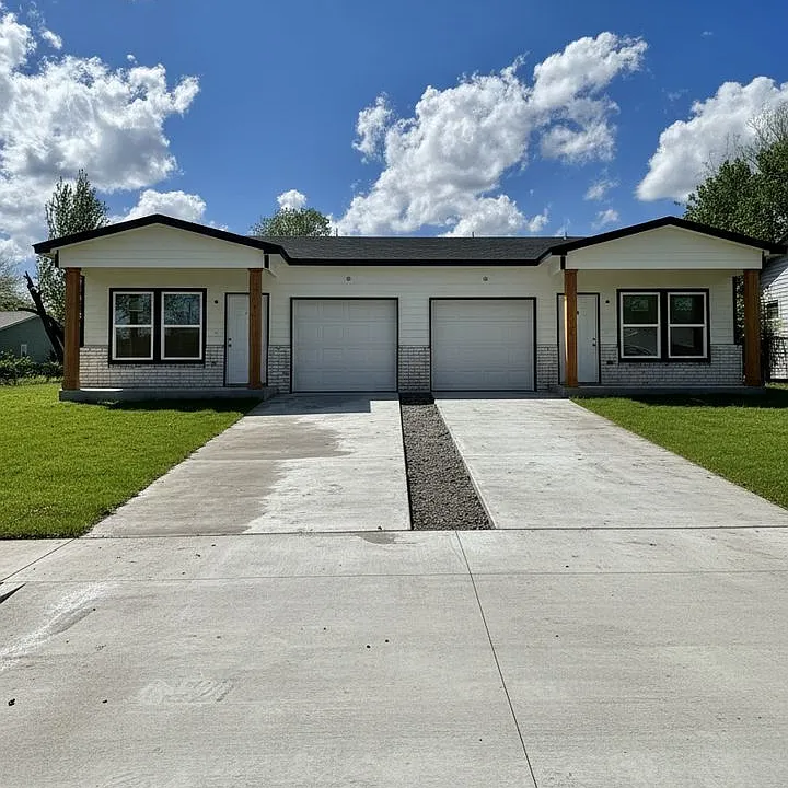 6318 N Boulder Ave W