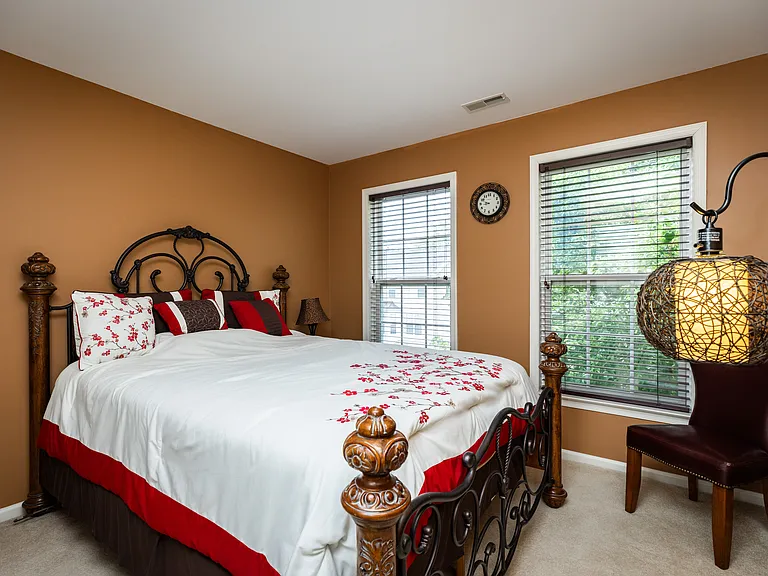 703 W Oakmeade Dr — Photo 21