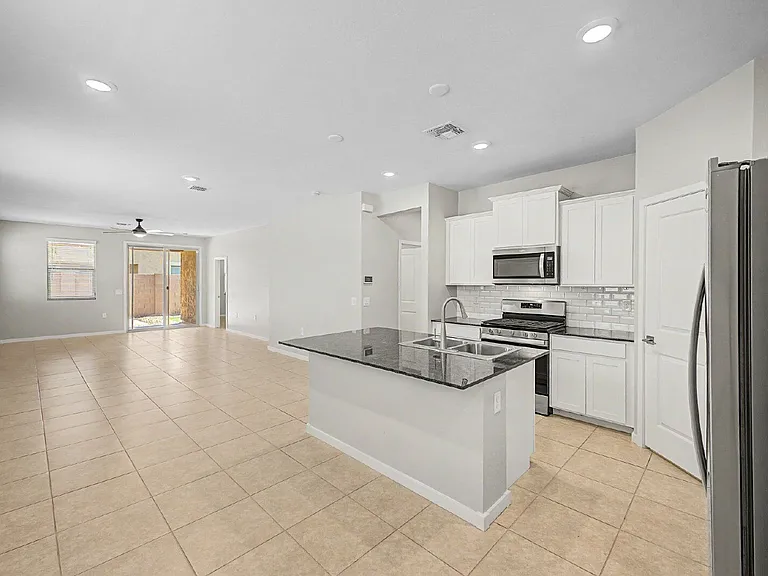 14155 W Georgia Dr — Photo 9
