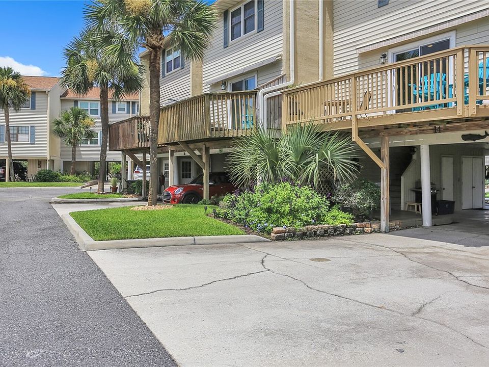 1st image of 925 Tarpon Ave APT 14