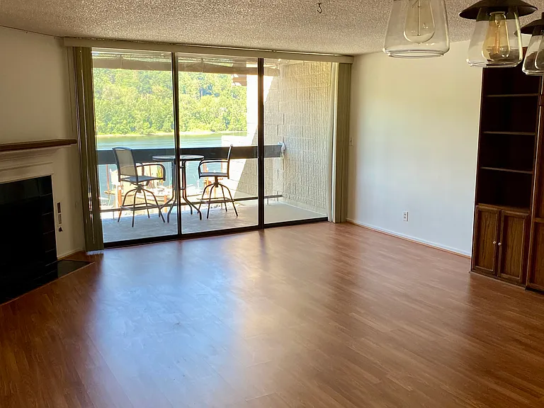600 SE Marion St #505 — Photo 5
