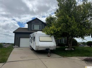 16320 Larimore Cir, Omaha, NE 68116