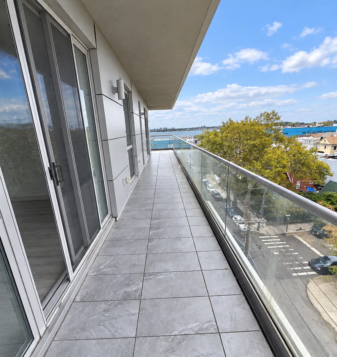 2 bed, 950 sqft, $3,500 — Photo 2