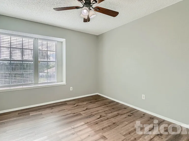 8316 Auburn Dr — Photo 6