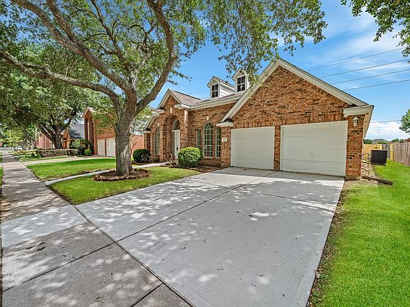 2nd image of 16119 Mission Glen Dr