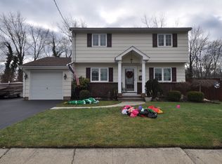 13 Clover St, Old Bridge, NJ 08857