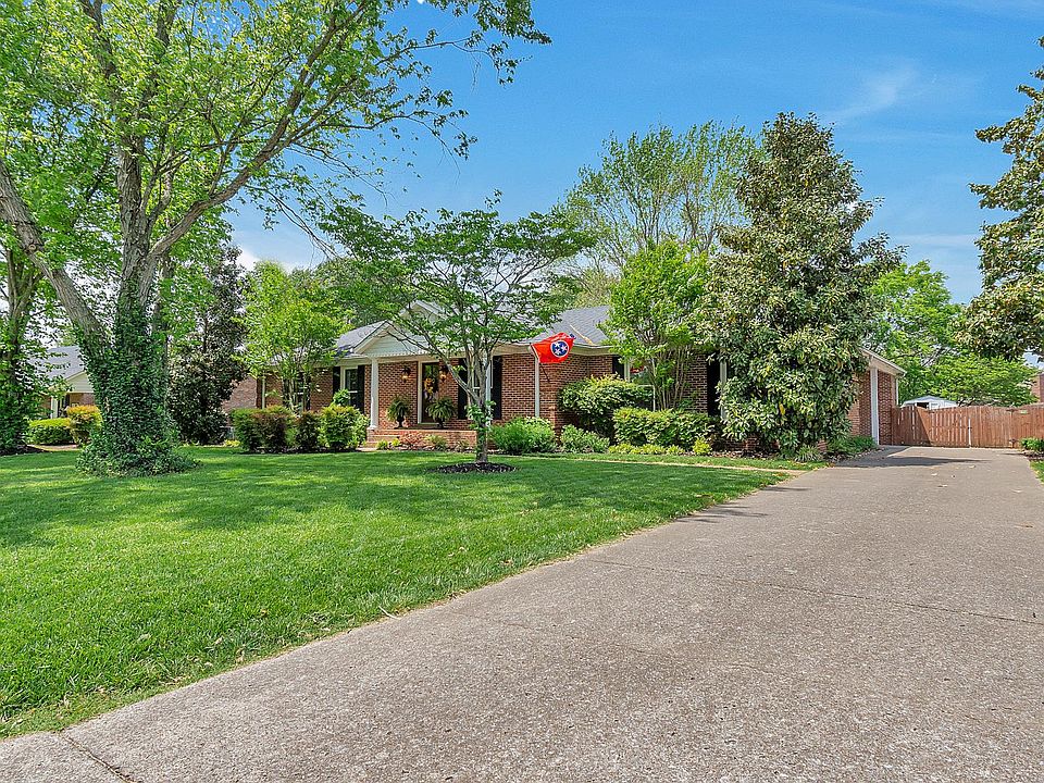 1st image of 2911 Regency Park Dr