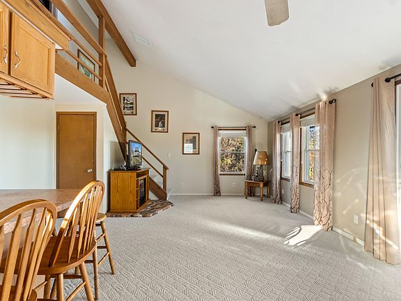 5th image of 739 Bellflower Dr