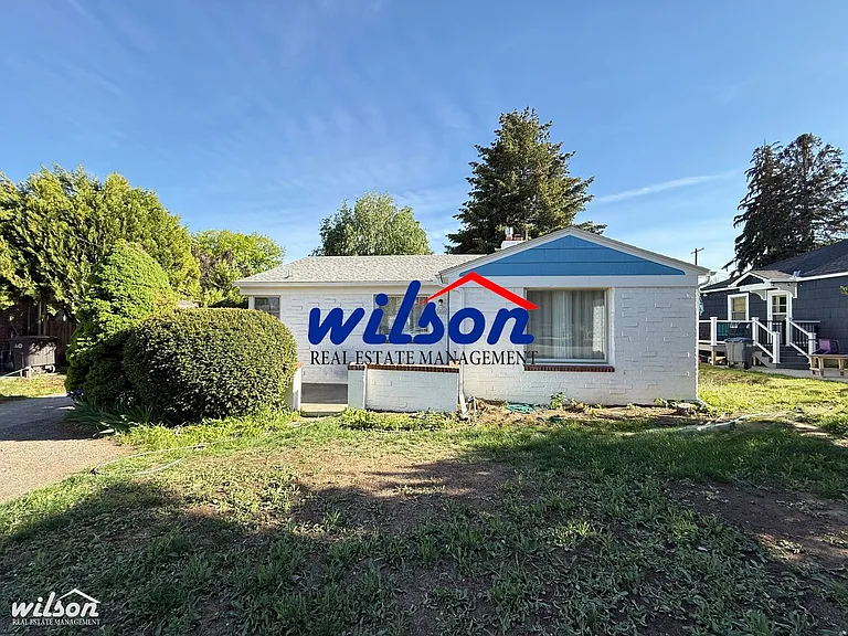 3404 W Yakima Ave — Photo 1