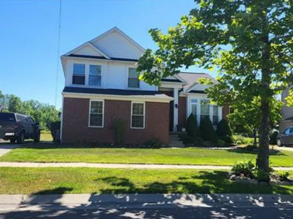 27567 E Mockingbird Dr #54, Flat Rock, MI 48134