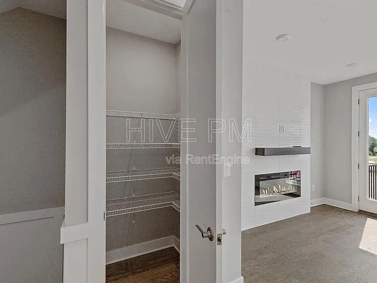 7234 Otley Dr — Photo 13
