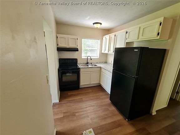 5th image of 94 Whittington Rd