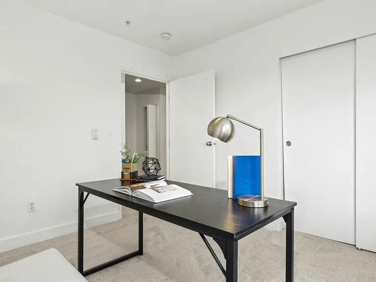 2504 Western Ave #622 — Photo 4