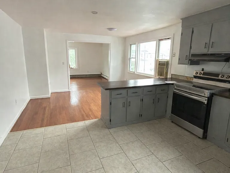 205 Alpine St #7185930579 — Photo 8