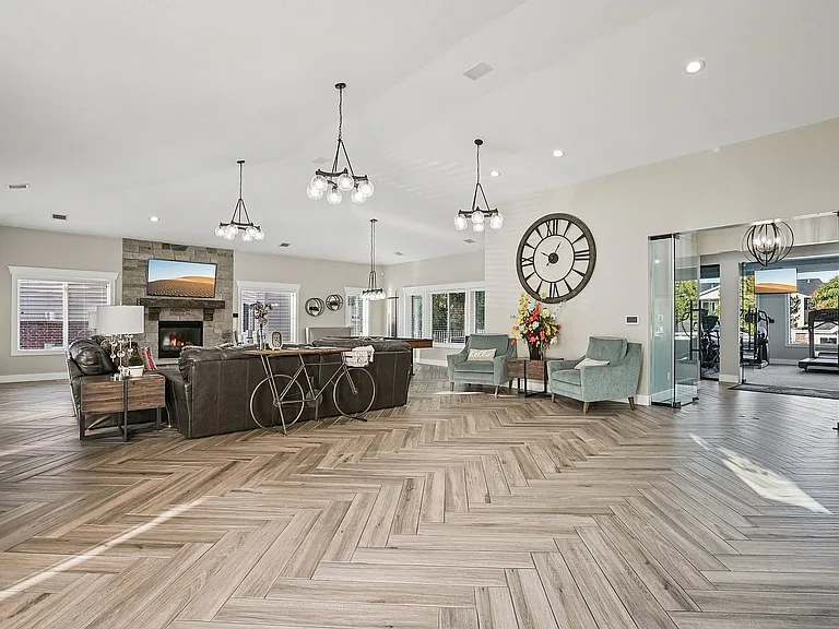 Clubhouse Lounge 2