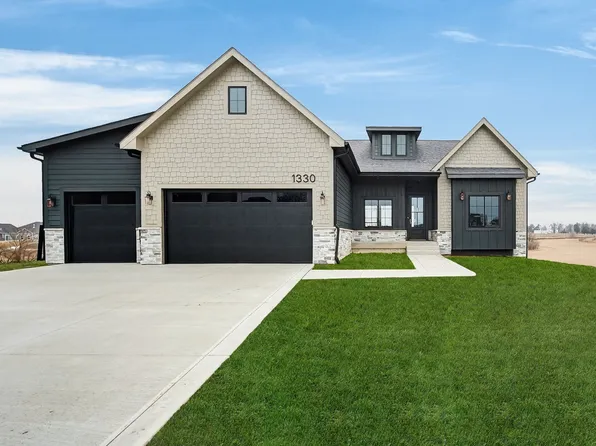 1330 NW Brooks Dr, Waukee, IA 50263