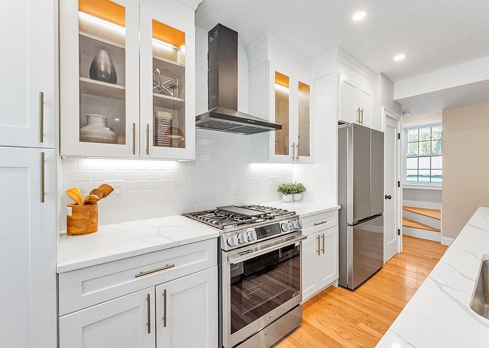 1st image of 112 Armandine St #3