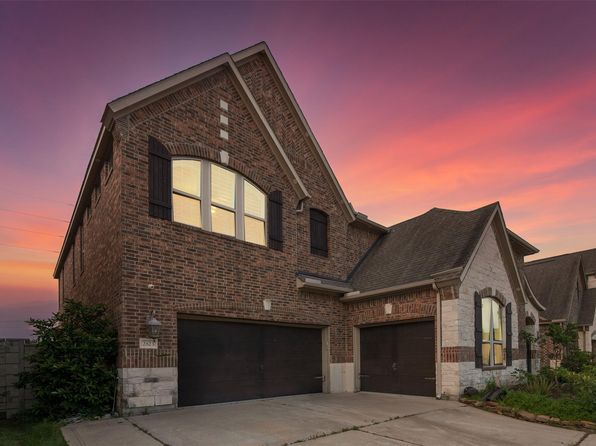 2823 Maple Oak Ln