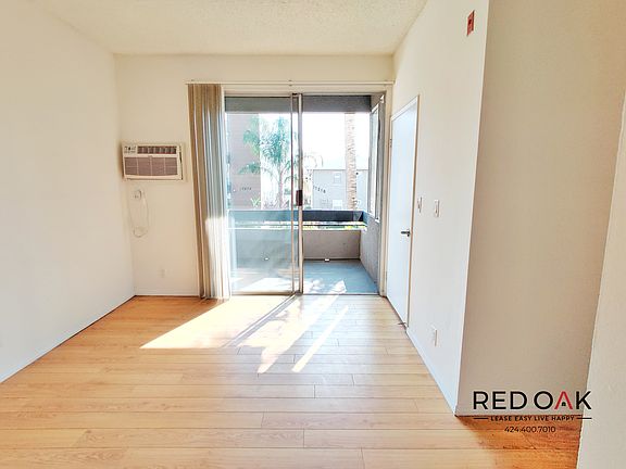 5th image of 11225 Morrison St #103