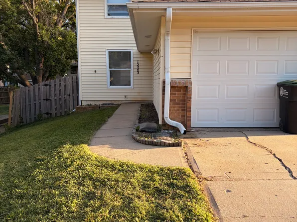 15243 Z St #1, Omaha, NE 68137