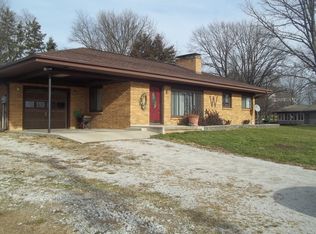 611 Lutz Rd, Bloomington, IL 61704