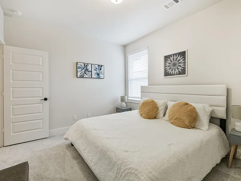 9243 Trimble Landing Dr — Photo 25
