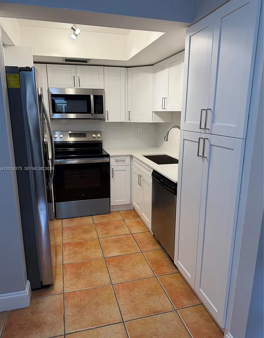 8810 SW 123rd Ct — Photo 1