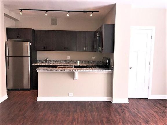 3rd image of 432 W Belmont Ave APT 506