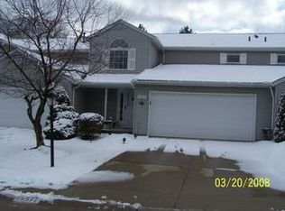 15577 Grosse Pointe Oval, Strongsville, OH