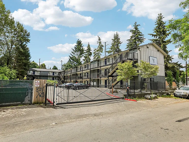 Crestwood Place — Photo 2