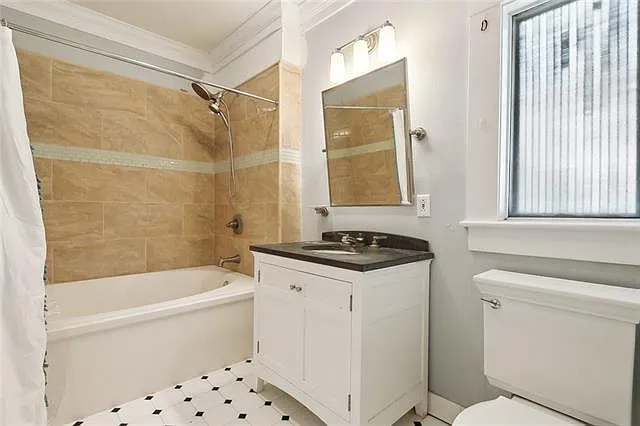 2432 Calhoun St — Photo 10