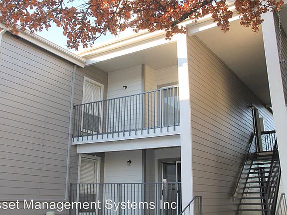 2nd image of 502 W Oak St Ste 103
