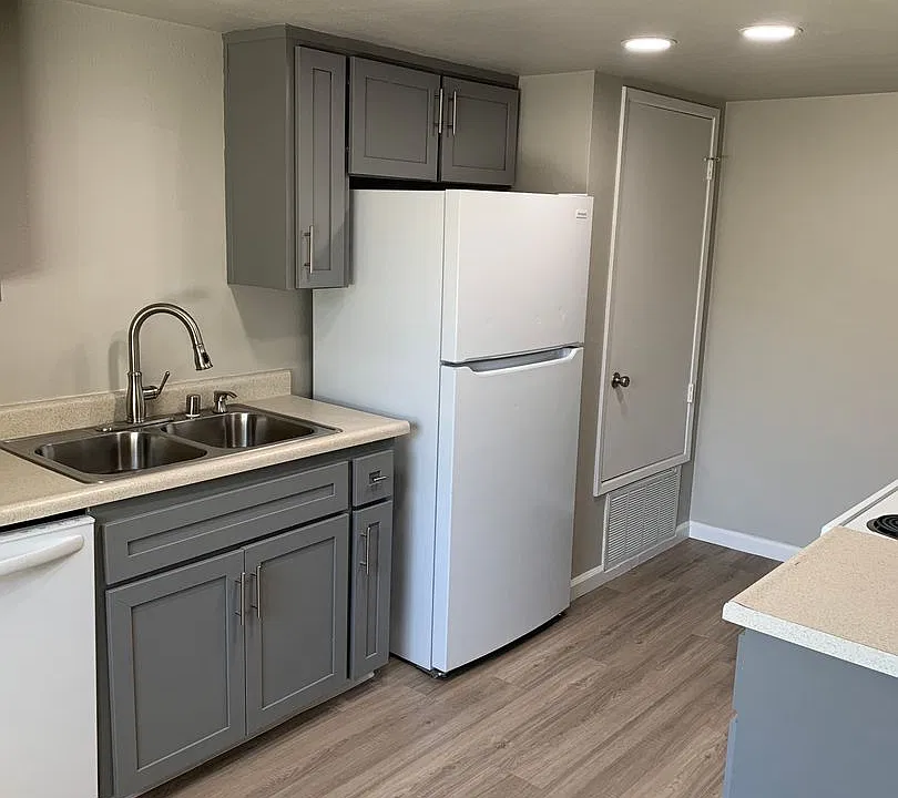 Dry Creek Apartments