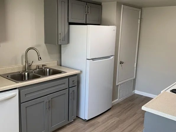 Dry Creek Apartments