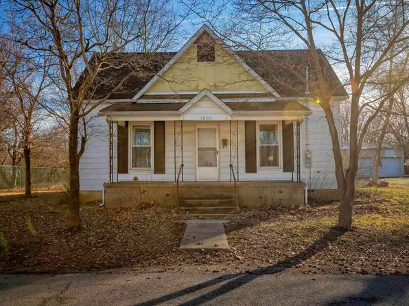 1001 E College St, Marion, IL 62959