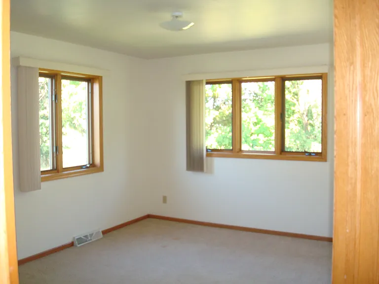 N26W26334 Quail Hollow Rd #B — Photo 9