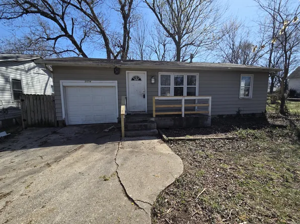 2074 N Columbia Avenue, Springfield, MO 65803
