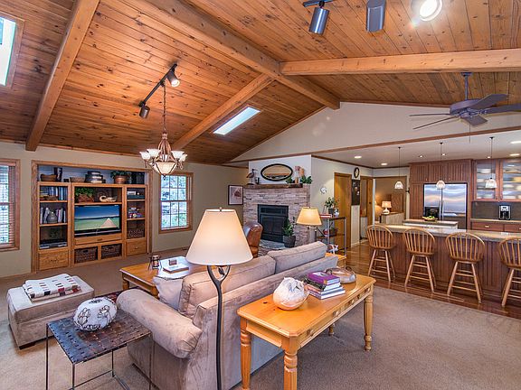 4th image of 10895 Pine Cone Dr