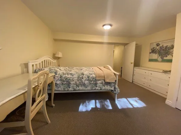 (undisclosed Address), Richmond Hill, ON L4C 3S2