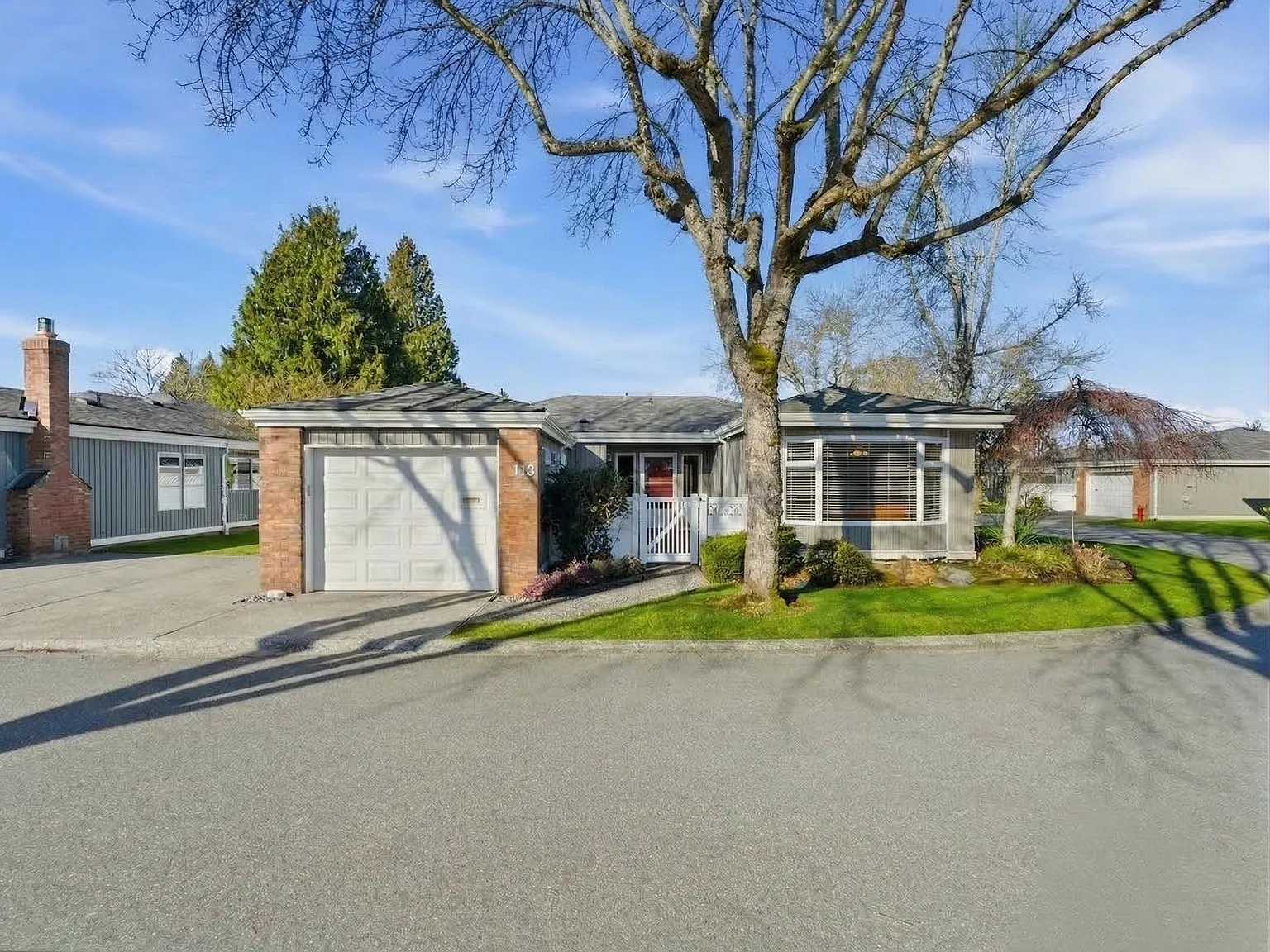 14271 18a Ave #113 photo 1